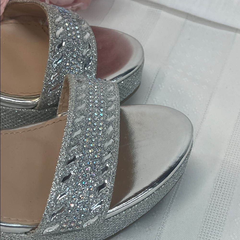 Ladies Forever Silver Sandal platform, sandal, size - Picture 15 of 16